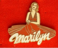PIN'S MARILYN MONROE - ROBE ROUGE  - N° 123 / 250