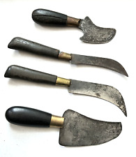 lot de quatre Couteaux à cuir de Cordonnier Bourrelier 