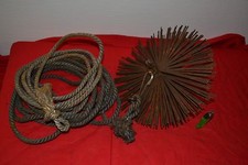 Ancien hérisson à lames aciers pour nettoyer les conduits de fumées et sa corde