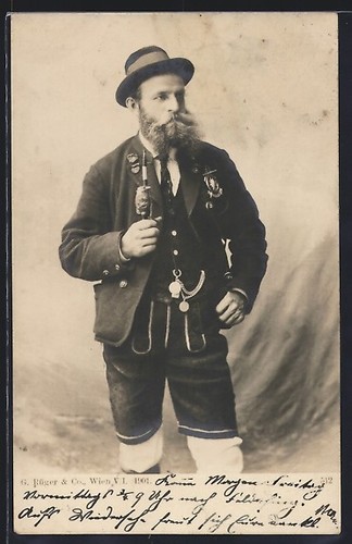 Homme costume bavarois avec - en,