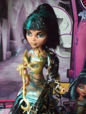 Poupée Monster high cleo de