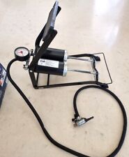 Double Pompe à Pied Haute Pression Avec Manomètre et embouts (5 bars)