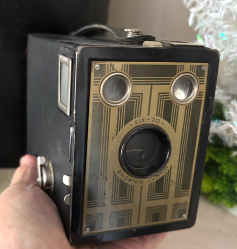 Vtg brownie camera black - vtg, jr