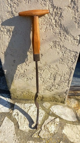 Ancien outil très - ancien,