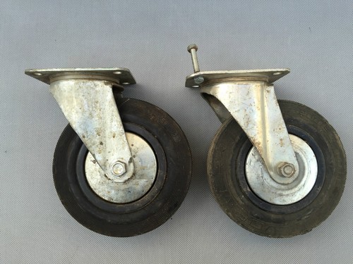Ancienne paire roulettes - ancienne,