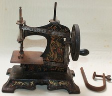 Ancienne machine à coudre en acier sérigraphié No 23196