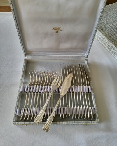 Coffret couverts à - de, 12