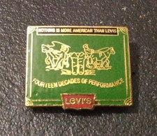 Pin’s Vêtements Jeans