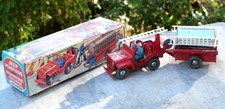 JOUET ANCIEN années 60 Jeep Pompier remorque citerne tôle mécanique TIN25FUS001