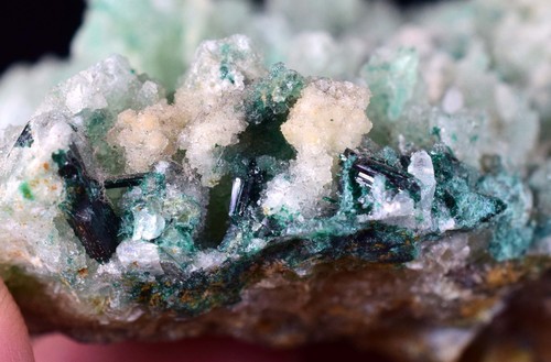 7cms calcite chrysocolla - 5.7cms,