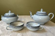 Théière + Sucrier + 2 tasses