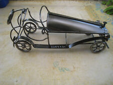 Voiture ancienne en acier