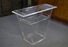 Console en polyméthacrylate aux lignes épurées par David Lange 1980's