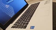 Ordinateur portable Asus E554l