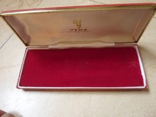 Boite écrin bijoux montre Yema international satin velours