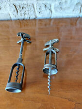 LOT DEUX TIRE BOUCHONS ANCIENS DONT UN  PERILLE (l'autre non signé)