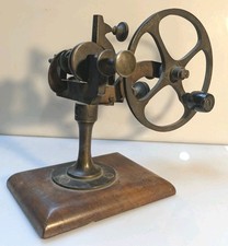 ancien TOUR D'HORLOGER Machine