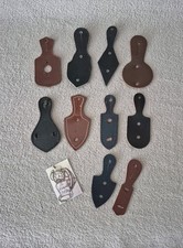 Lot de 10 cuirs pour insignes