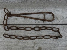 ancien outil , crochet pince épingle à seau pour le puit ... fer forgé + chaine