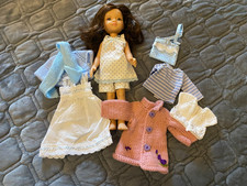 Poupée paola reina + Vêtements.