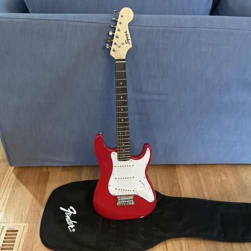 Squier red mini solid body - red,