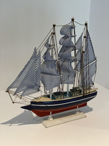Maquette bateau voile bois - a,