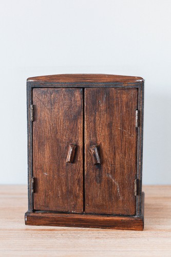 Ancienne petite armoire - petite,