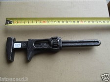 (n°311)  OUTIL ANCIEN,clé à molette H 2 E  , collection déco.