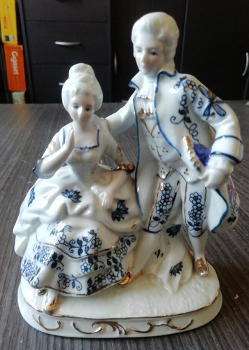 Couple personnages marquis - couple,