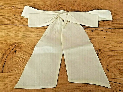 Linge ancien ceinture - nœud, en