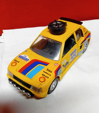 Voiture miniature au 1/25