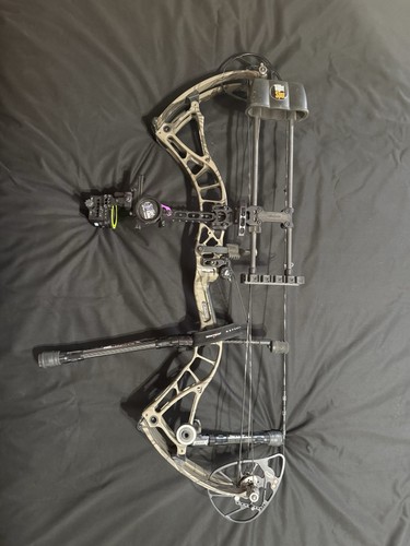 Bowtech realm sr6 compound - realm,