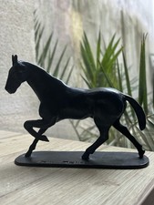 Élégant cheval en bronze
