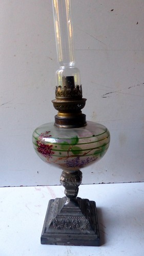 Ancienne lampe petrole - lampe, a