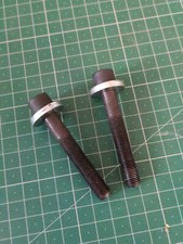 Boulons de réglage pour