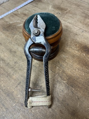 Outil ancienne pince réf - pince,