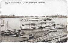 CPSM. HONGRIE. SZEGED. AU BORD DE LA TISZA. LE CLUB HOUSE DU CLUB D'AVIRON.