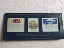 Médaille ARGENT  Commémorative Apollo Russie USA Juillet 1975 Avec Timbres