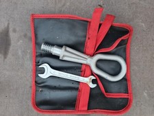 Pochette outillage boite a outils crochet de remorquage pour BMW serie 1