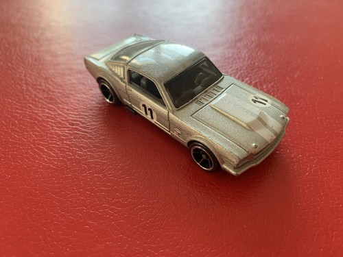 Hot wheels ford mustang - hot,