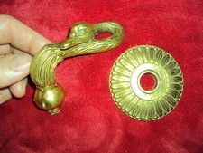 ancienne poignée de porte bronze déco cygne serrure maison serrurerie château