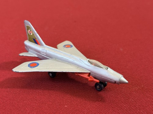 Avion chasse miniature - de,