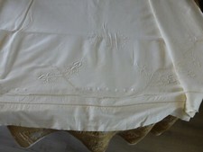 ancien grand DRAP  EN FIL DE LIN BRODE d'iris mono MH retour 60 cm 