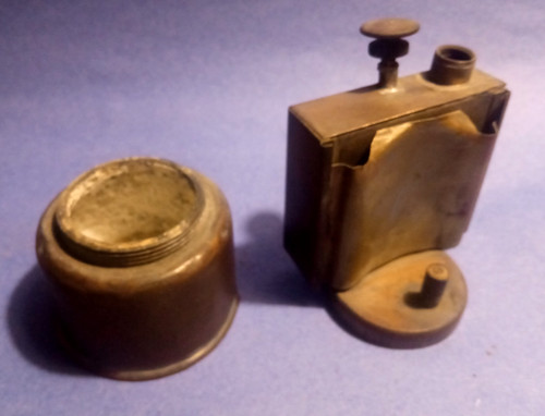 Ancienne lampe acétylène - à,