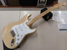 Guitare électrique FENDER
