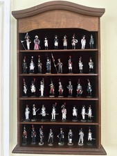 40 Figurines