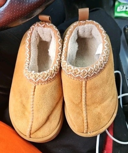 Ugg shoes kid size 27 - kid's,