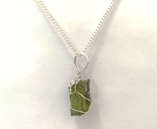 Collier pendentif météorite