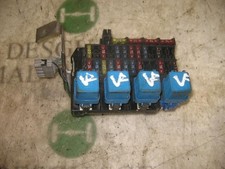 BOÎTES À FUSIBLES / 6357606