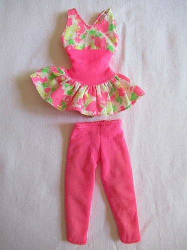 Barbie pantacourt et - -,
